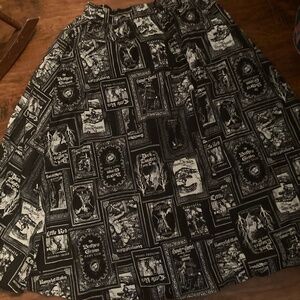 Hot Topic Thorn & Fable Sz MD